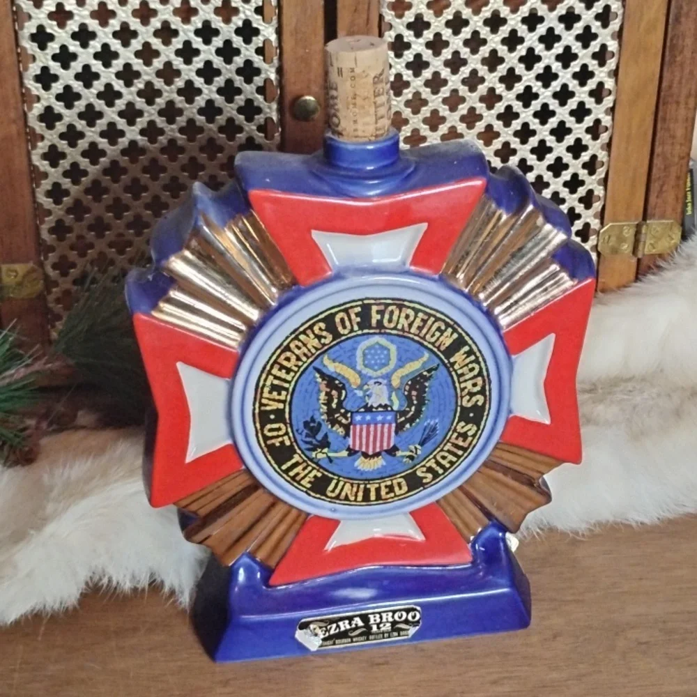 . Vintage VFW Ezra Brooks Liquor Bottle 185 Veterans Of Foreign Wars 75th - Picture 2 of 7